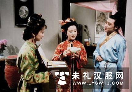 云想衣裳花想容，汉服“动情”你我