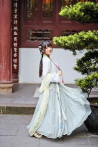 人民日报:汉服并不是指汉朝服饰而是指汉民族的民族服装!