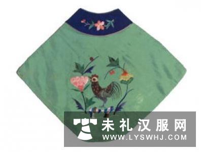 内衣在中国最开始的文本纪录都是出自于《楚辞》