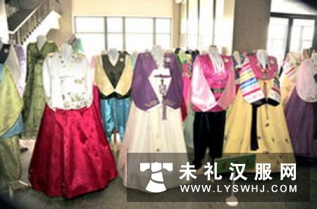 汉民族传统服饰，不是只有女式的