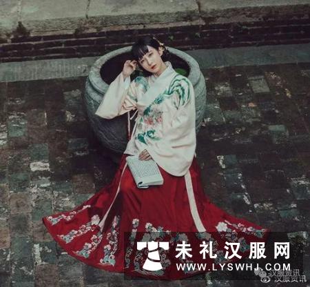 纸汉服「袄裙」的做法