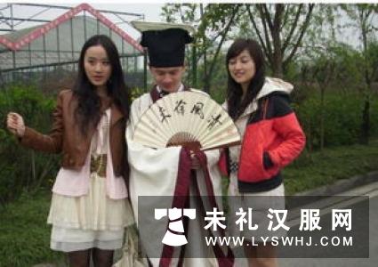 【汉服资讯】相比一味追崇西方文化，中国年轻人宣传汉服实在很酷