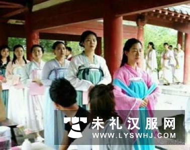 “古韵华章 香茗绕梁 梦回汉唐”汉服游园会在杜甫故里举行