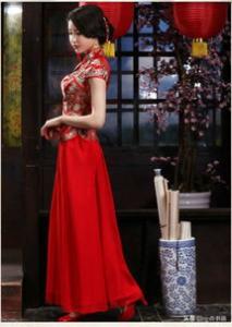 东京塔除夕夜点亮中国红，汉服美女：在中国节日穿汉服很骄傲