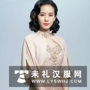 穿上汉服和旗袍 这群外国留学生的毕业照满满都是“中国风”