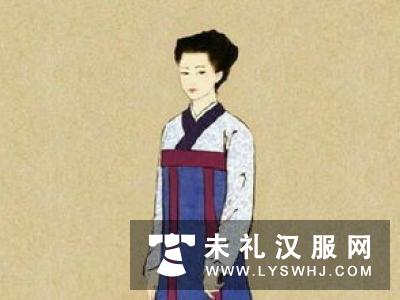 扬大学生制“汉服娃娃”展示服饰之美