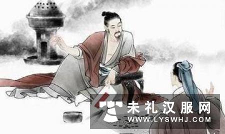 民众穿汉服在巨型棋盘下棋打水仗