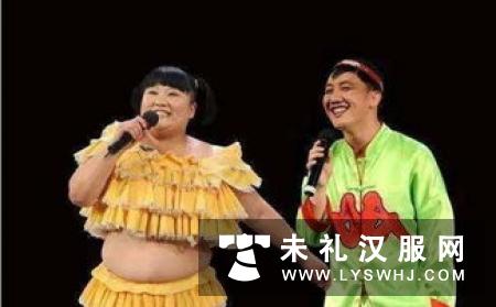 湖北高校女教师上演T台秀 汉服展示“乡射礼”