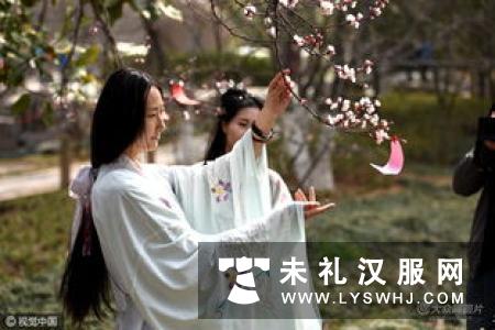 永州：百余师生穿汉服“祭花神”