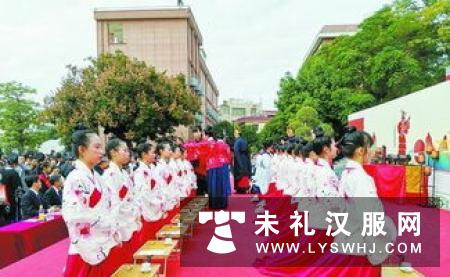 东阳二中举办成人礼 700余名高三学生着汉服行加冠礼