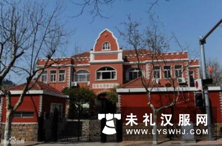 “我的大学·我的城”随手拍走进堤角公园 汉服与夜樱碰撞出华夏之美