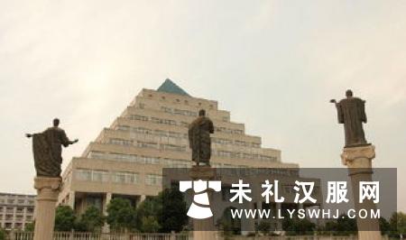 湖北宜昌志愿者传播汉服文化 惊艳石屋山寨 湖北宜昌志愿者传播汉服文化 惊艳石屋山寨