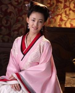 外国学子着汉服拜鲁班 开化根艺走上“一带一路” 外国学子着汉服拜鲁班 开化根艺走上“一带一路”