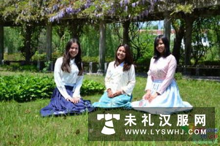 五四青年节:重庆交通大学学生举行汉服成人礼