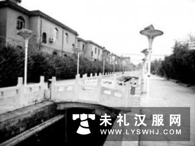 湖北宜昌志愿者传播汉服文化 惊艳石屋山寨 湖北宜昌志愿者传播汉服文化 惊艳石屋山寨