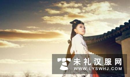 日常生活穿汉服 衢州学院两位妹子在践行着一个远大的梦想